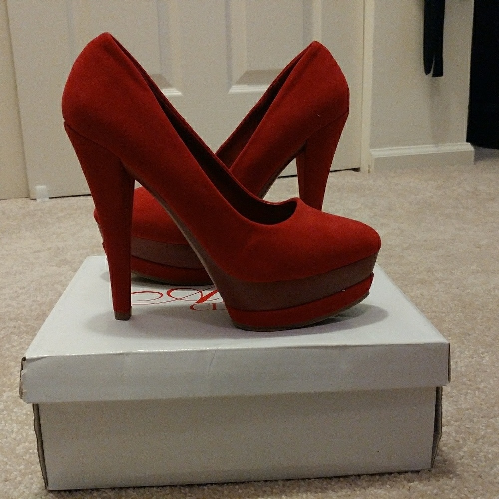 Red velvet pumps
